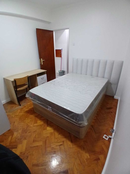 Quartos para Arrendar–Reboleira (Av. de Pangim)  Excelente Localização