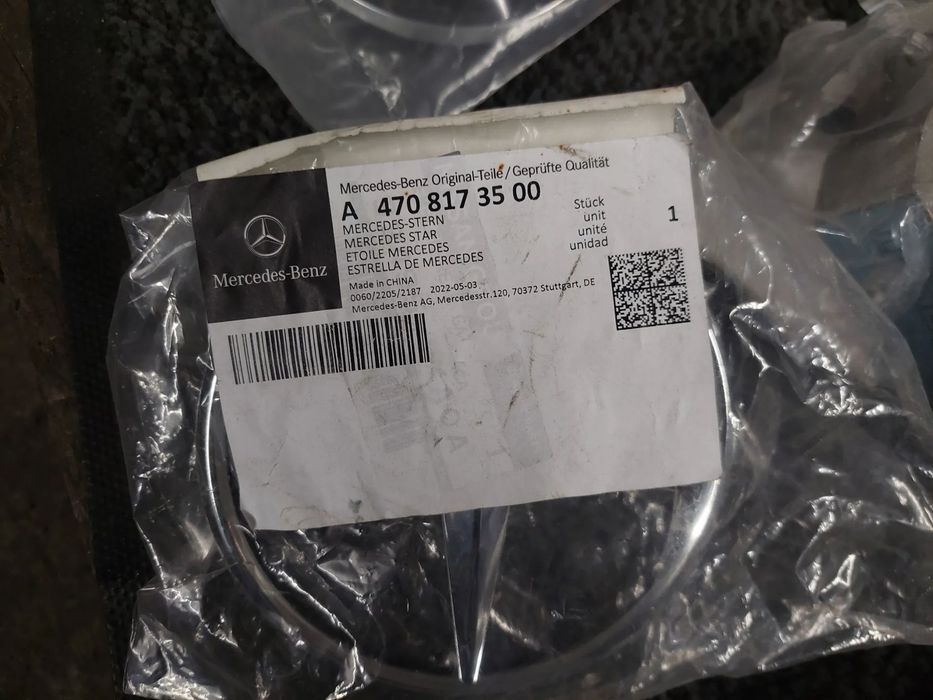 MERCEDES X KLASA W470 EMBLEMAT TYŁ NA BURTĘ A4708173500 RAF-AUTO CZĘŚCI