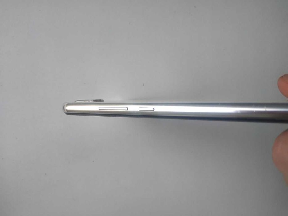 Хуавей п смарт +  Продам хуавей P Smart Plus. 4/64.Huawei P Smart Plus