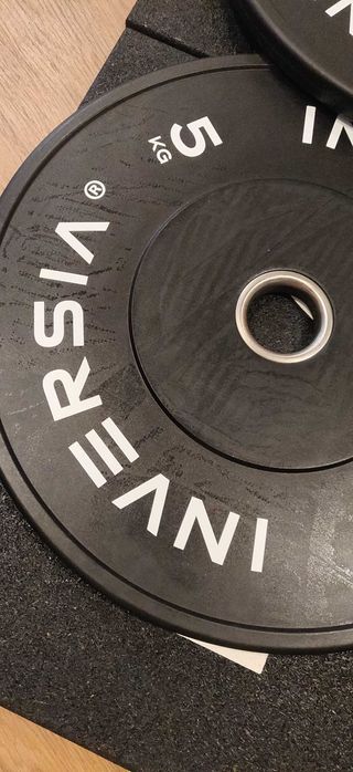 Discos olímpicos pretos 5kg da marca INVERSIA FITNESS (PAR)