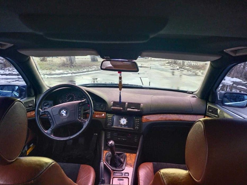 Продам БМВ  е39.