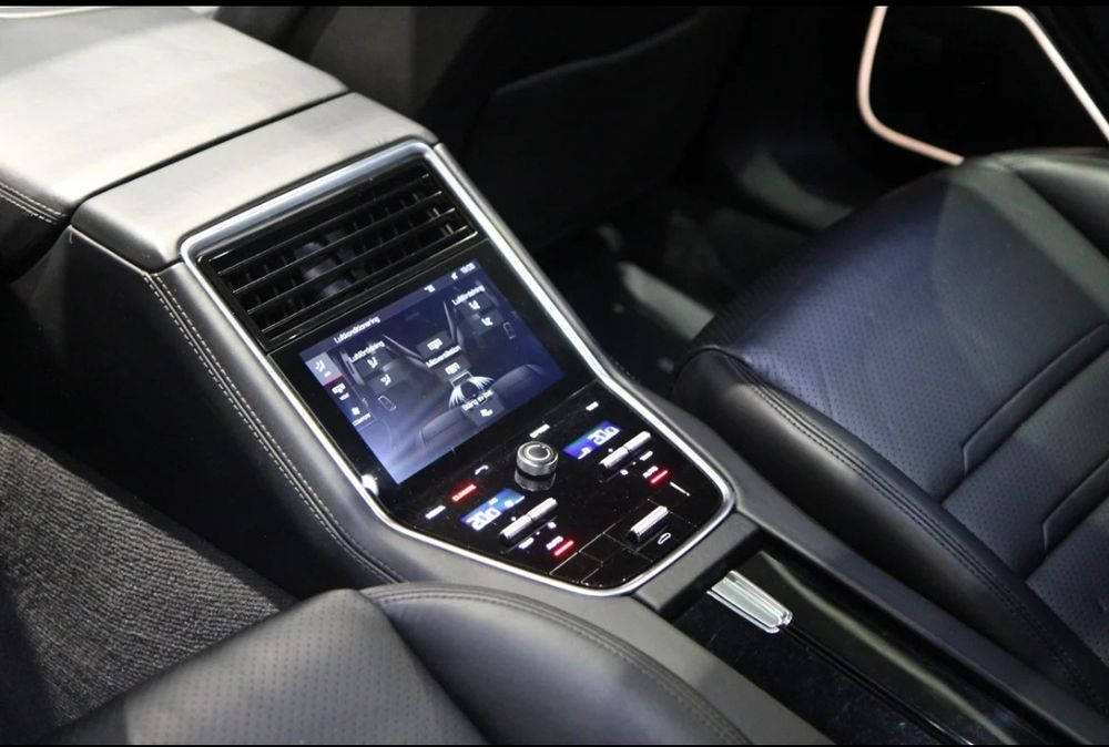 Porsche Panamera 4