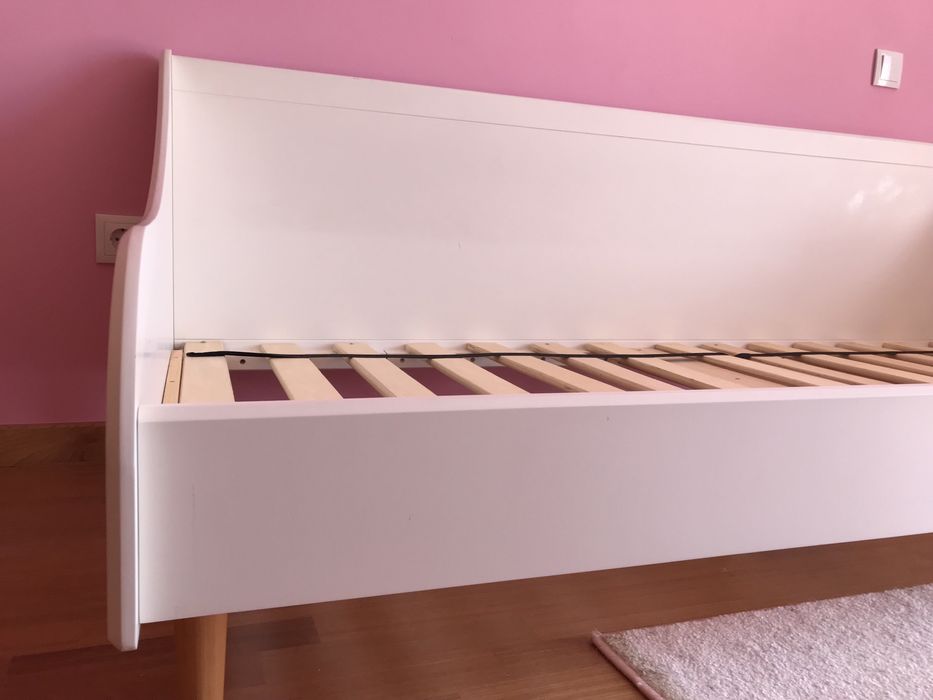 Cama com estrado64409183707267123