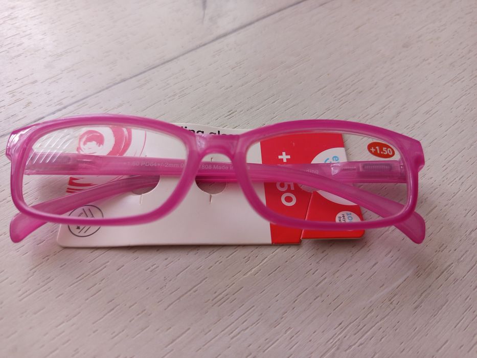 Różowe okulary do czytania+1.50 nowe