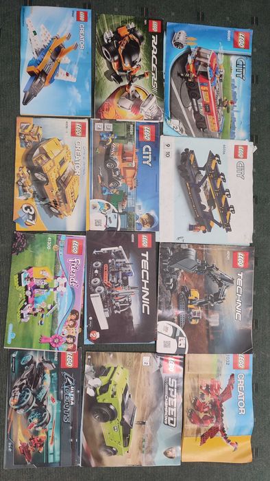 Lote 70 Manuais da Lego