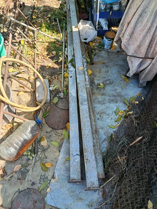 Нові, залізні ворота з хвірткою