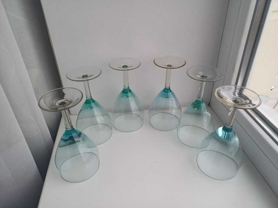Винтажные  винные  бокалы  нежно-бирюзового  цвета,  70е годы