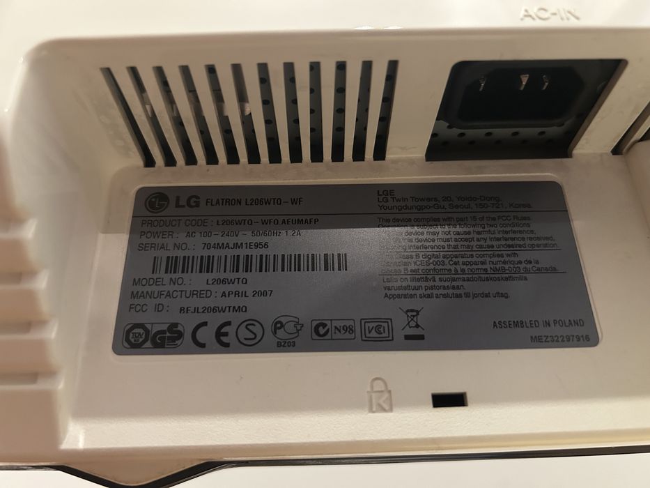 Monitor LG LCD L206WTQ 20 cali TFT reakcja 2 ms WYSYŁKA