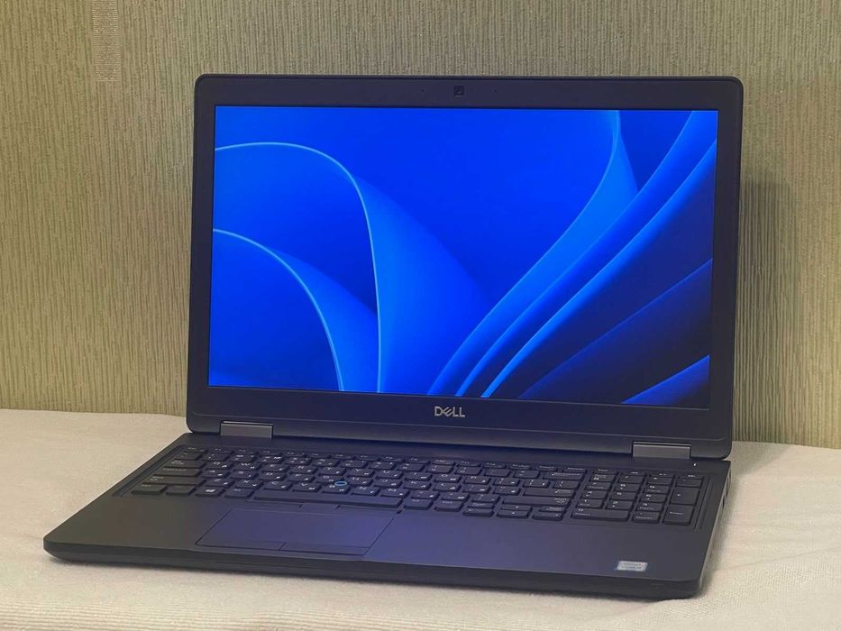 Dell Latitude E5590 i5 8th Gen / 16GB / SSD 240GB / FHD / Windows 11