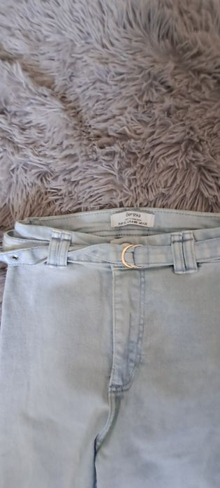 Spodnie rurki firmy Bershka rozm. 32