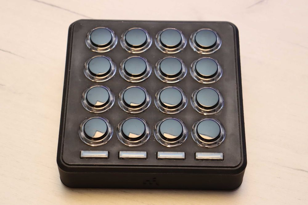 DJ Techtools MIDI FIGHTER 3D BLACK kontroler