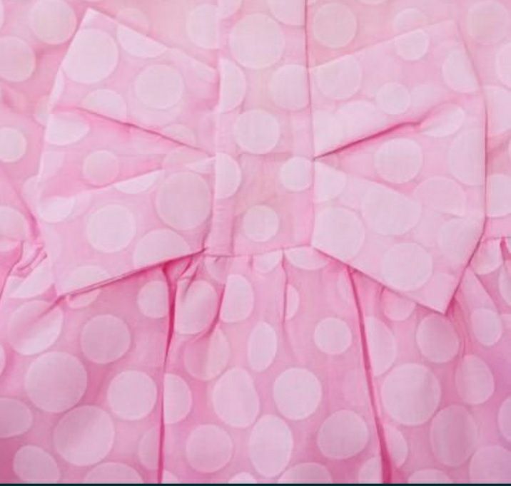 Śliczna sukienka Minetti