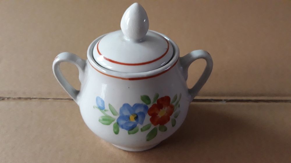 Cukiernica ceramiczna