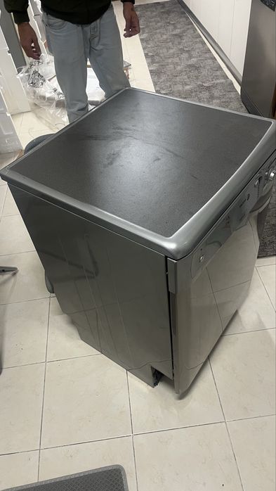 Máquina lava loiça para peças