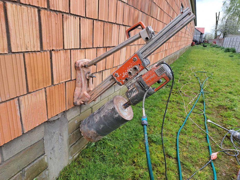 Technika diamentowa,  przewierty, wiercenie betonu, wiertnica HILTI