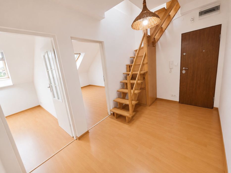 PL / UA / EN | 3 Pokoje + kuchnia | 100 m2 po podłogach | obok UR
