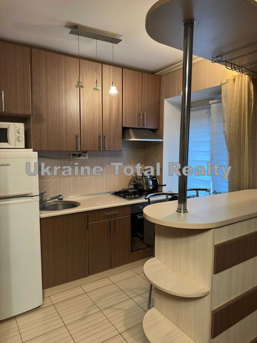 НИВКИ! Чудова 2к квартира з ремонтом! 3хв до метро! Вулиця Нивська 3/5