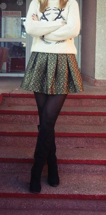 spódniczka rozkloszowana wytłaczane wzory złota S