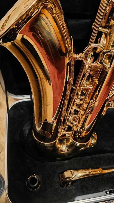 Saksofon tenorowy ANTIGUA- WINDS  super stan !