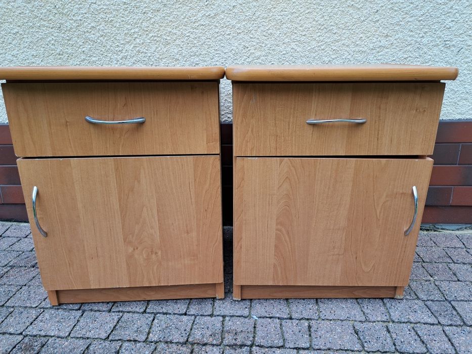 Brązowe szafki nocne