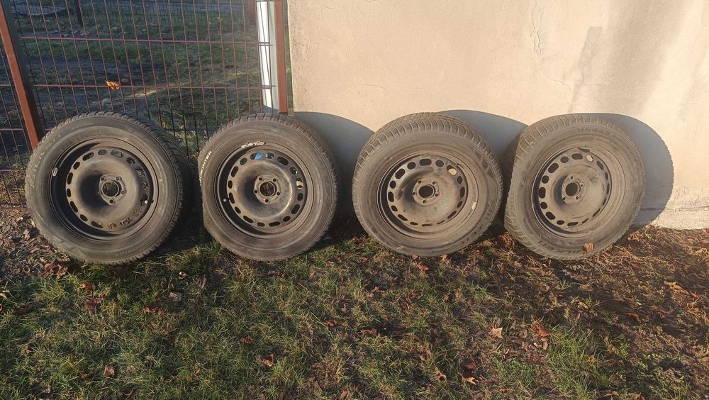 Koła stalowe z oponami zimowymi