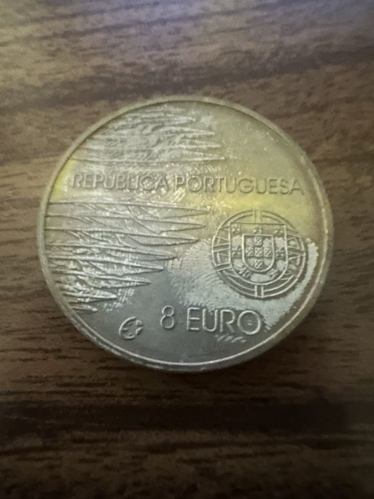 Moeda de oito euros. Comemorativa do anivsario do fim da segunda guer