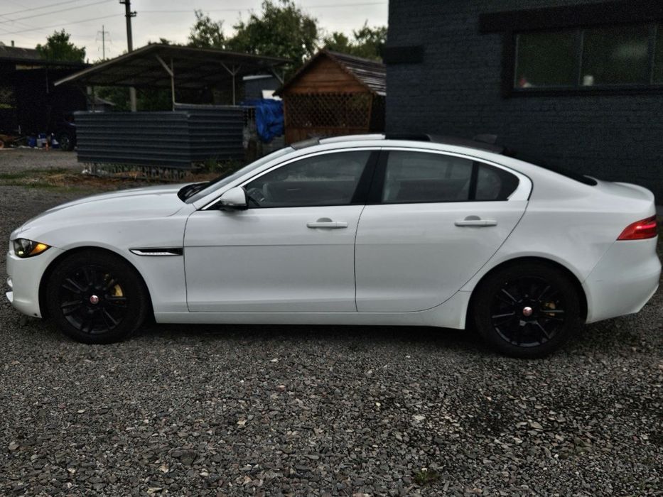 Продам Jaguar XE