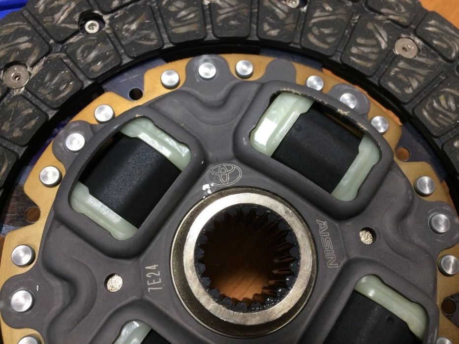 Сцепление Toyota Corolla \ Toyota Auris 1.6 ( для робота )