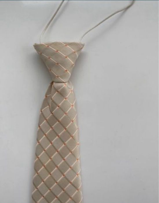 Krawat dla chłopców nowy 5 cm szerokość kolor beż długość 24,5 cm