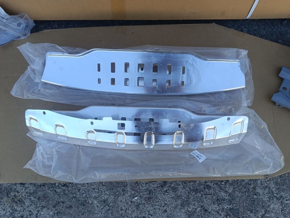 Tesla Y Тесла Y усилитель пятки