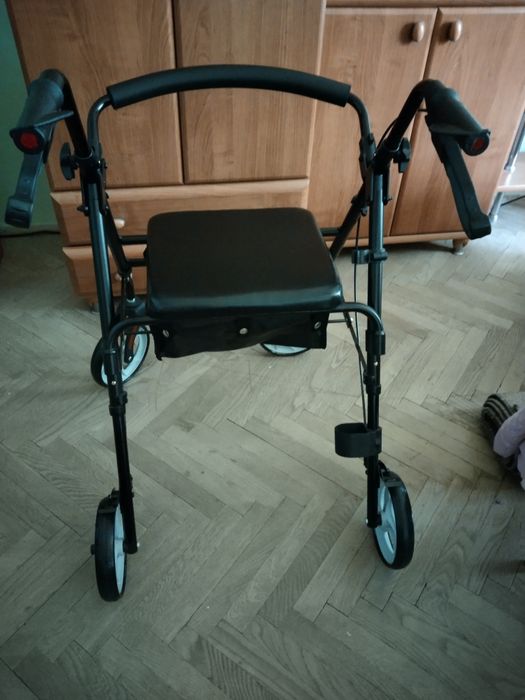 Chodzik z siodełkiem. Nowy.