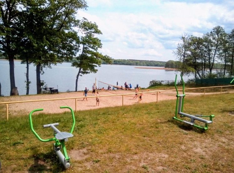 Drewniany domek u Niny nad Jeziorem Niesłysz.