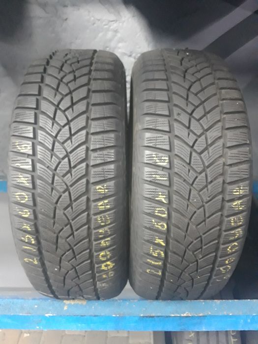 Пара зимових шин Goodyear 215/60R16