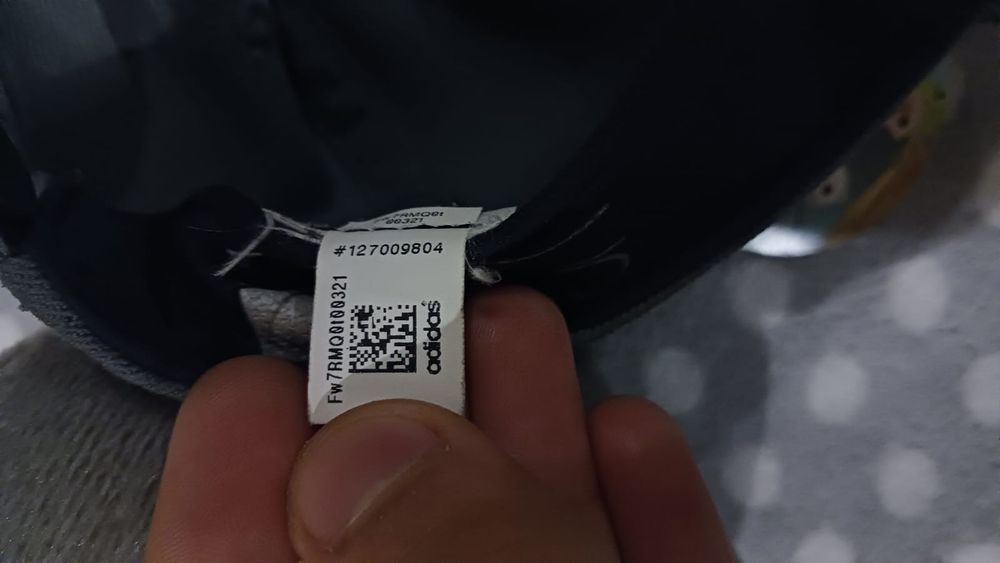 Chapéu adidas cinzento!