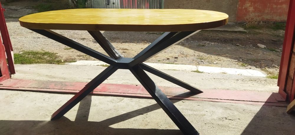 Стіл у стилі лофт