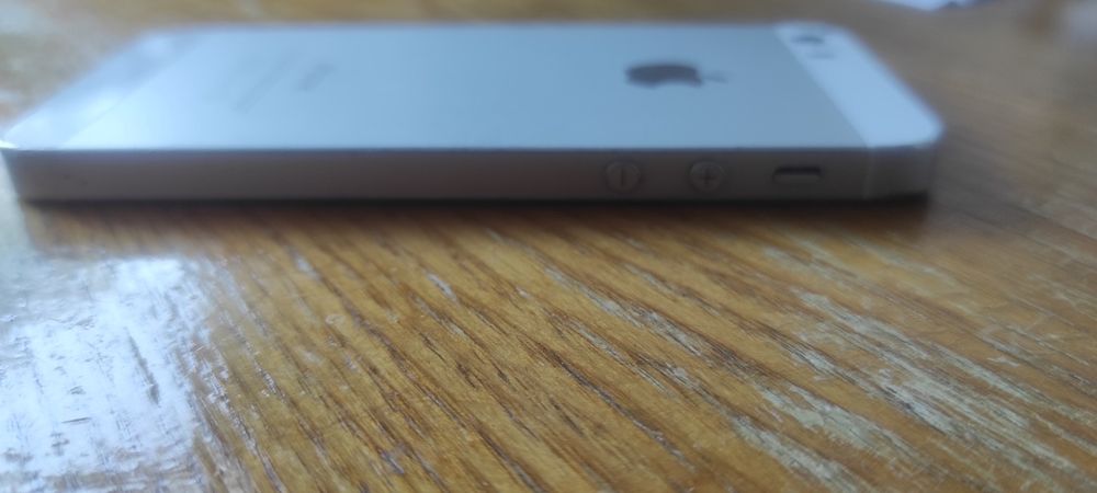 Telefon iPhone tak jak na zdjęciu