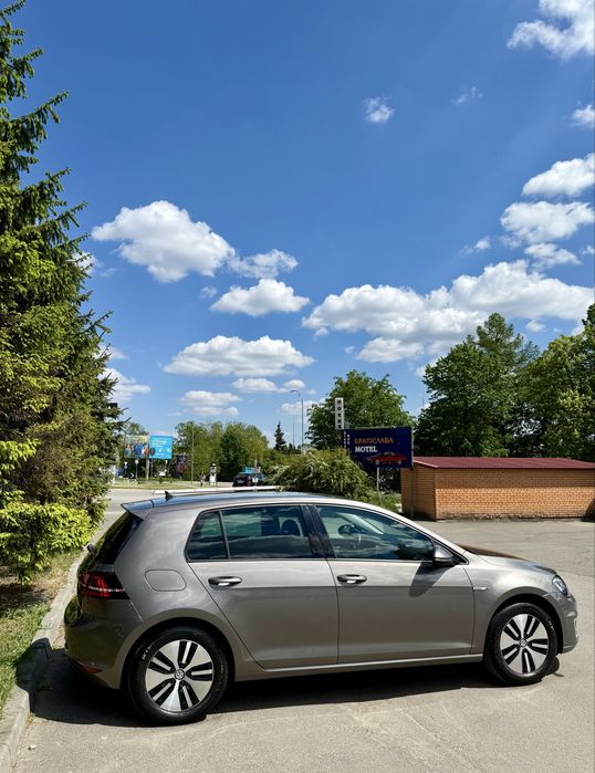 Volkswagen e-Golf 2016 VIN WVWZZZAUZHW901650 фото оголошення 5 з 17