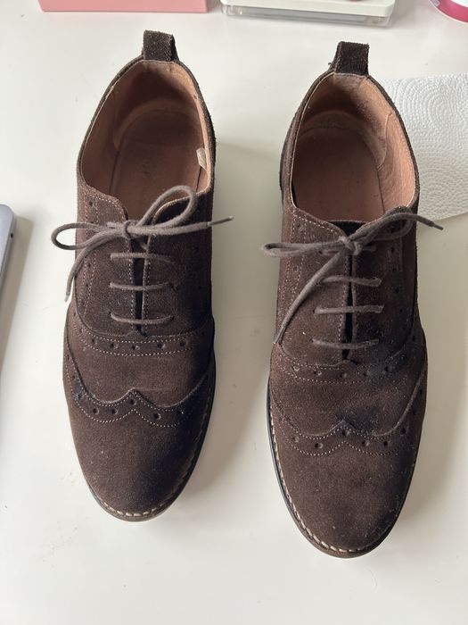 Sapatos de camurça com atacadores, tam 40