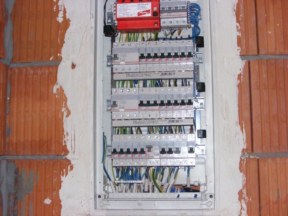 Elektryk elektromonter instalacje usługi elektryczne