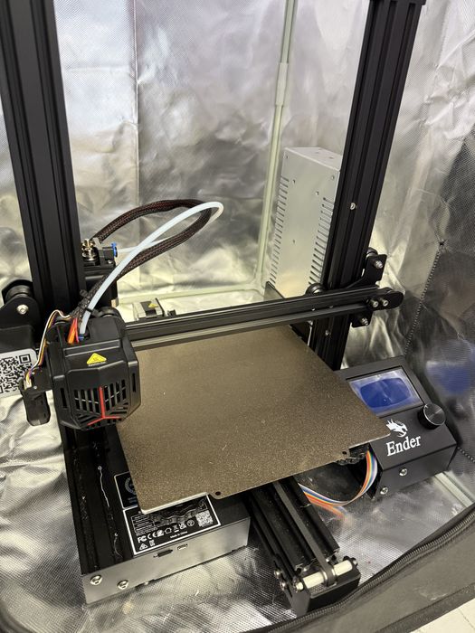 3D принтер Ender 3 Pro + 2 чохли + 2 магнітні ковртки