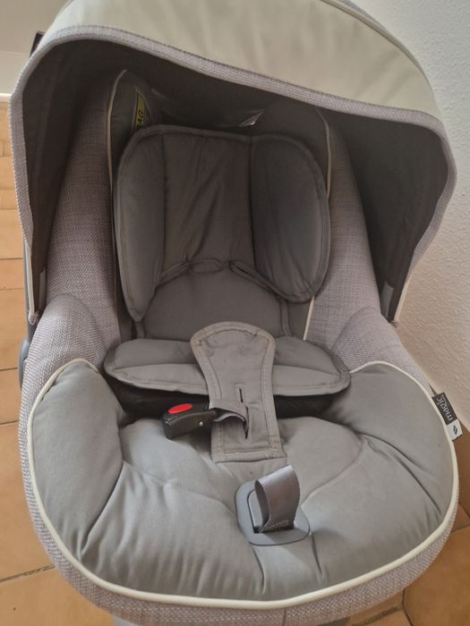 Carrinho bebecar com ovo e isofix (como novo, com pouco uso)