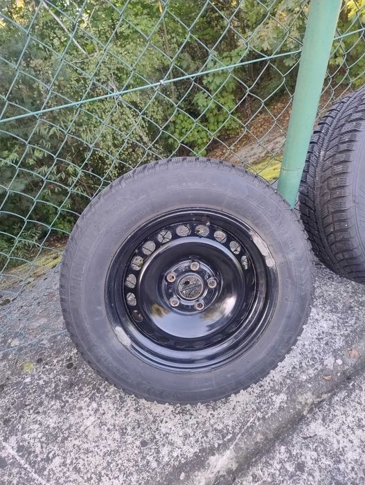 Opony zimowe z felgami R15