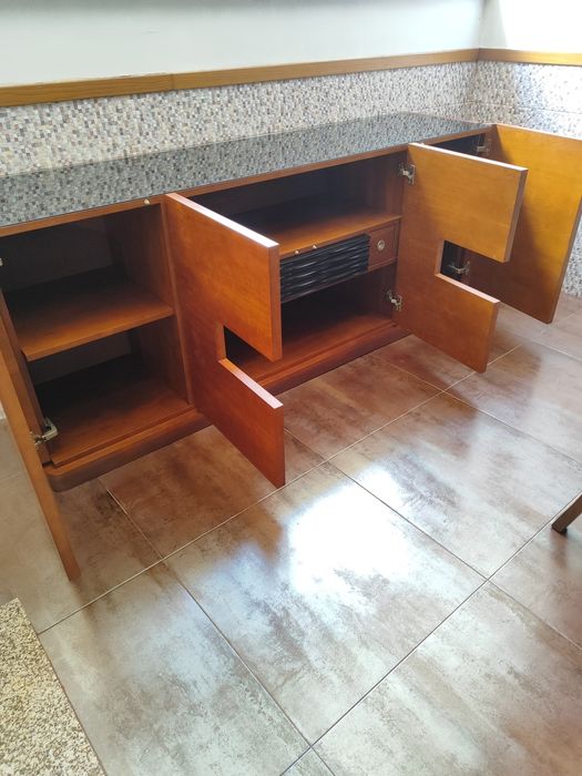 Mobília de Sala Completa (Mesa Extensível + Aparador + Quadro)