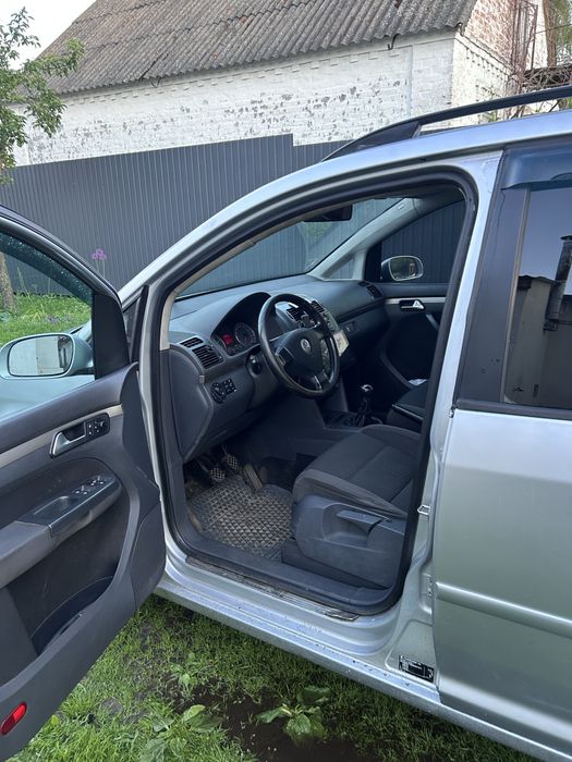 Продам VW TOURAN  1.4 tsi