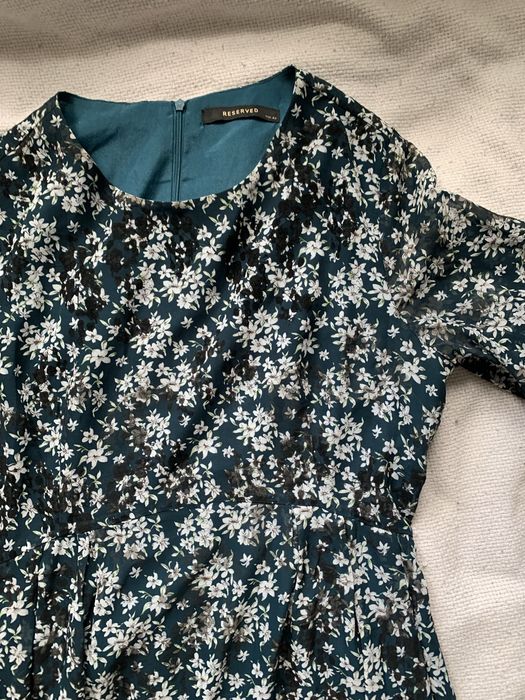 Piekna sukienka w kwiatki, 42