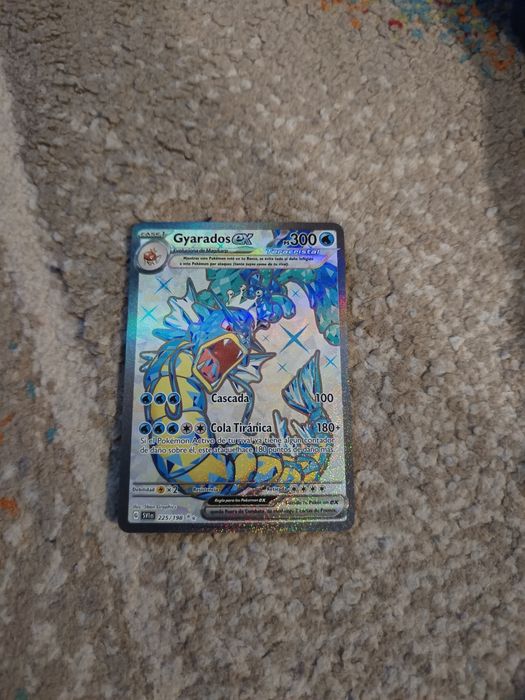 Castas de Pokémon Arcanine ex, Gyardos ex ,treinador Cinio e spidops ex