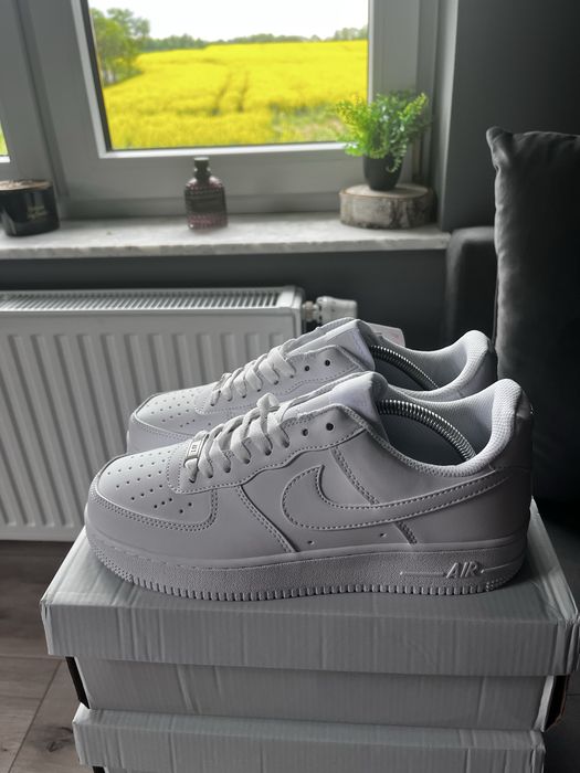 Nike air force biale
