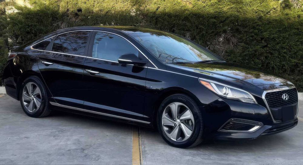 Hyundai Sonata Hybrid Limited      2017