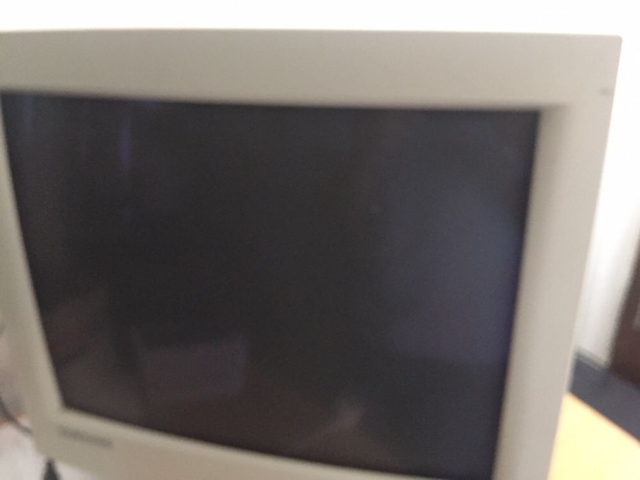 Samsung monitor used in perfect working condition64584681222145122