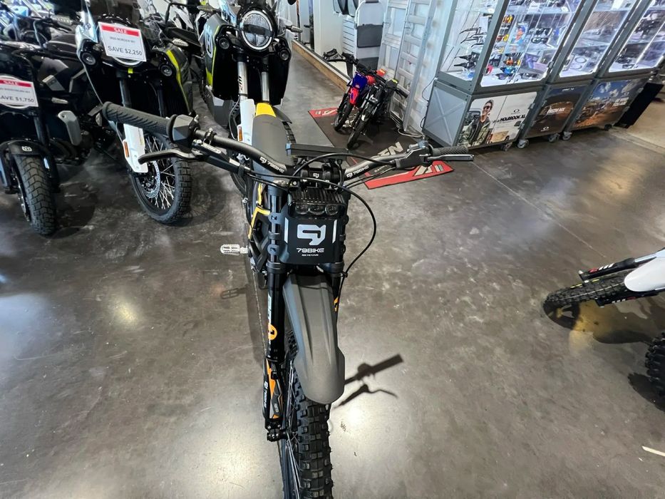 Mota elétrica Falcon Pro 2025 – Nova, 10 kW, 90 km/h,72 V 35 Ah SurRon